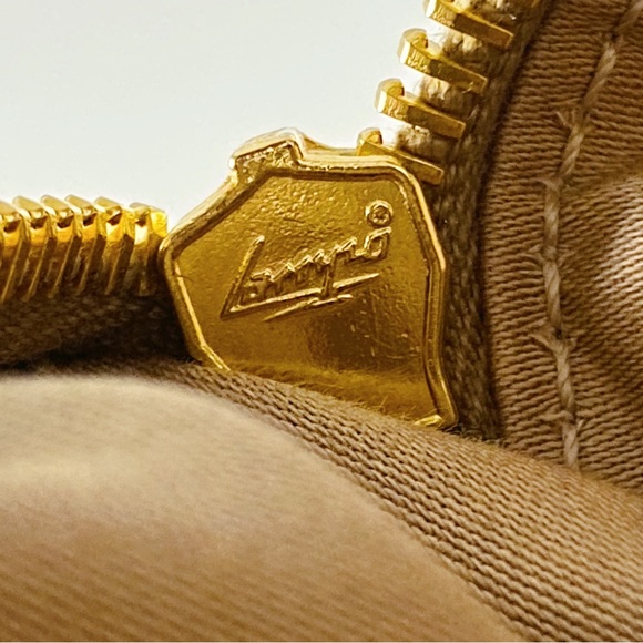 Miu Miu Matelassé Ivory Cream Gold Nappa Leather Large Pouch Clutch Bag Italy - Picture 13 of 13